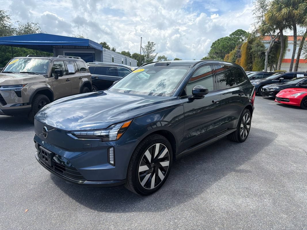 Used 2025 Volvo EX90 Ultra AWD/4WD image 1