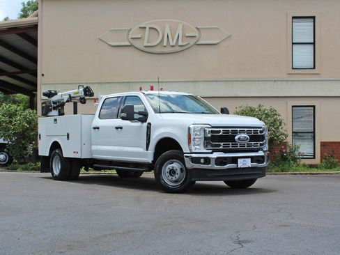 Used 2025 Ford F350 XLT AWD/4WD image 4