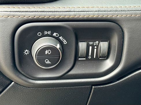 Used 2020 RAM 3500 Limited image 12