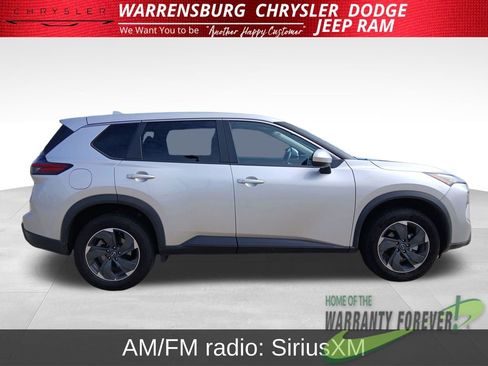 Used 2024 Nissan Rogue SV AWD/4WD image 2