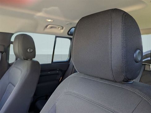 Used 2022 Land Rover Defender 110 image 39