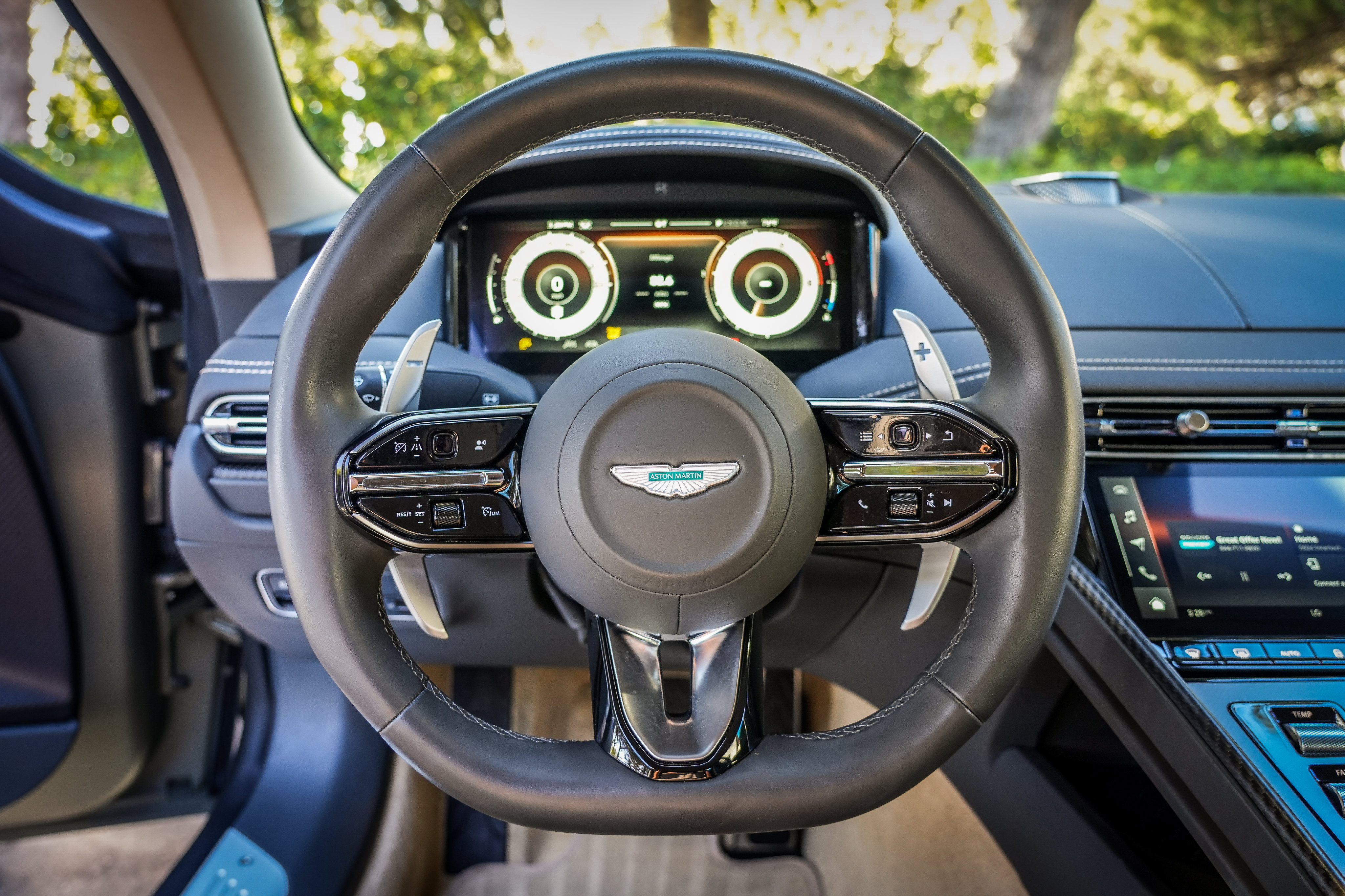 Used 2024 Aston Martin DB12 Coupe RWD image 27