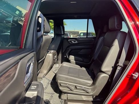 Used 2021 Chevrolet Tahoe Z71 w/ Luxury Package AWD/4WD image 14