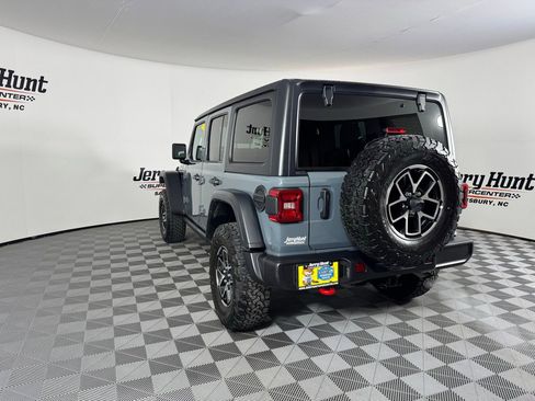 Used 2025 Jeep Wrangler Unlimited Rubicon image 9
