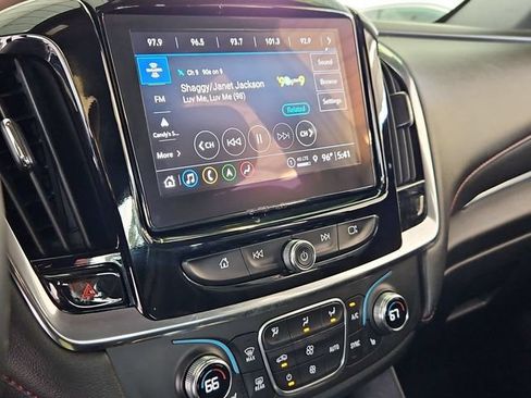 Used 2023 Chevrolet Traverse RS FWD image 19