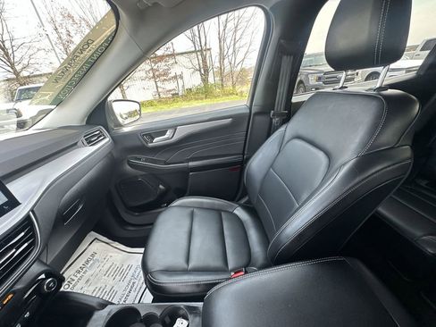 Used 2025 Ford Escape Platinum image 11