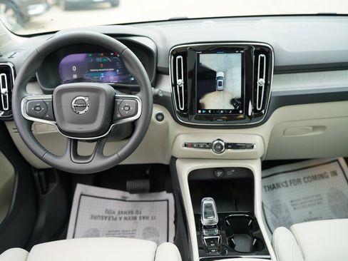 New 2025 Volvo XC40 B5 Plus w/ Protection Package Premier image 18