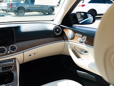 Used 2019 Mercedes-Benz E 300 image 10