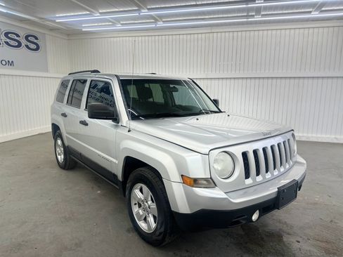 Used 2014 Jeep Patriot Sport image 3