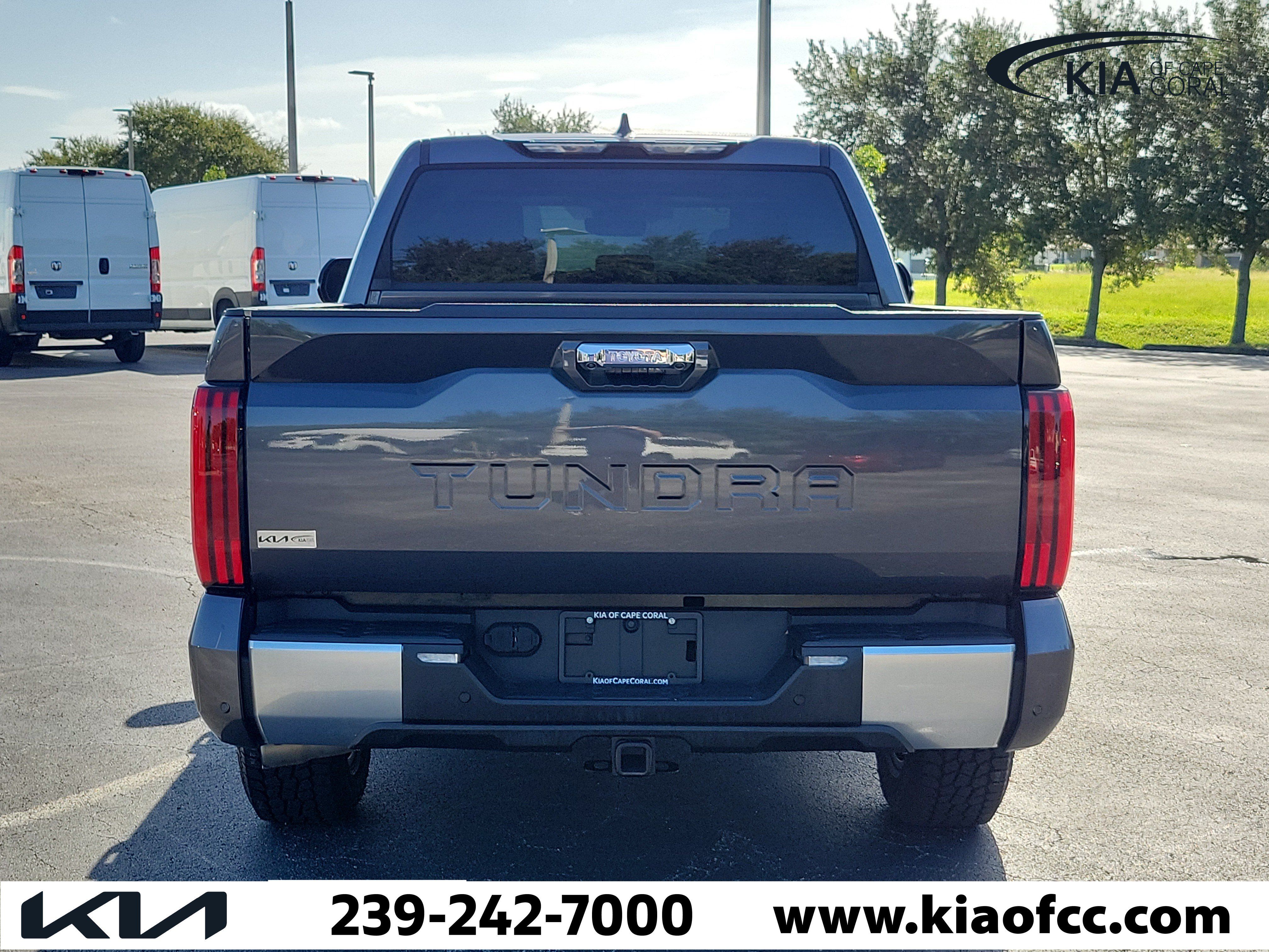 Used 2023 Toyota Tundra Limited w/ Power Package RWD image 5