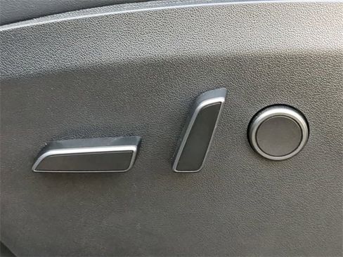 Used 2023 Tesla Model Y Long Range image 22