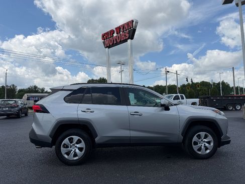 Used 2020 Toyota RAV4 LE w/ All Weather Liner Package AWD/4WD image 8