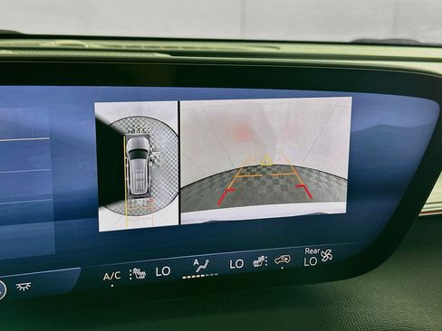 Used 2025 Buick Enclave Preferred FWD image 22