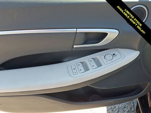 Used 2025 Hyundai Sonata SEL FWD image 13