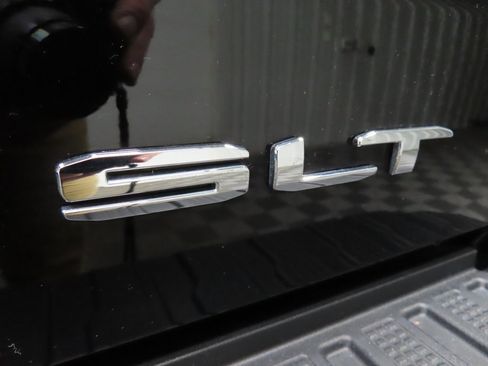 Used 2024 GMC Sierra 1500 SLT w/ SLT Convenience Package image 46