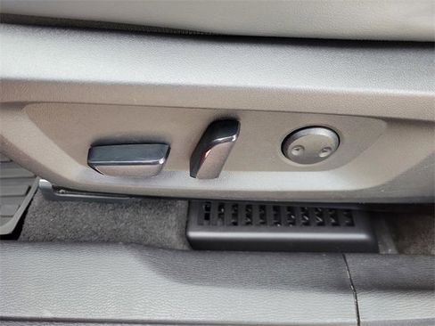 Used 2024 Mitsubishi Outlander image 18