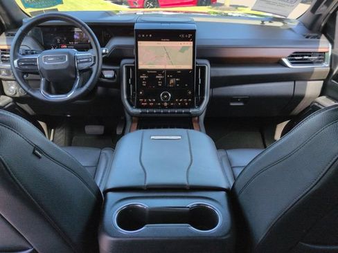 Used 2025 GMC Yukon Denali AWD/4WD image 22