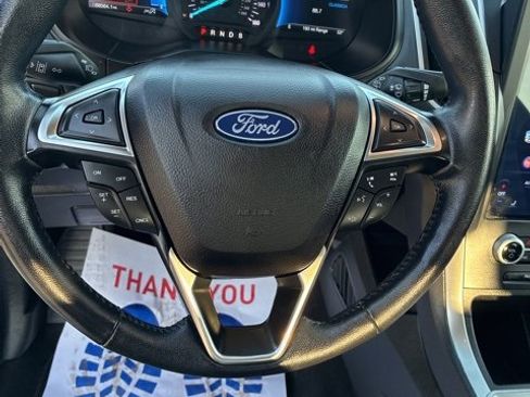 Used 2023 Ford Edge SEL image 14