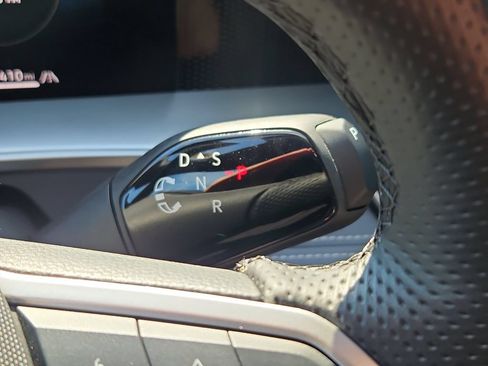 Certified 2026 Volkswagen Tiguan SE R-Line AWD/4WD image 29