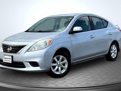 Used 2014 Nissan Versa SV w/ Convenience Package