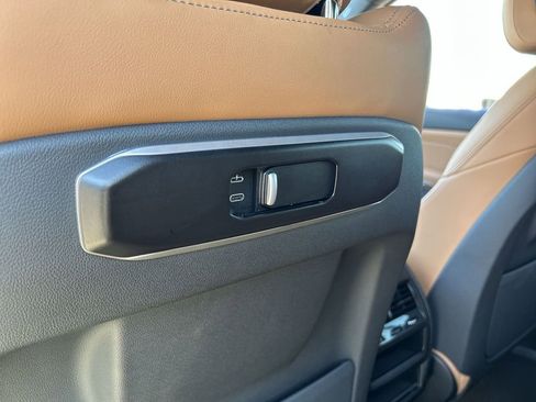 Used 2025 BMW X5 sDrive40i w/ Premium Package image 36