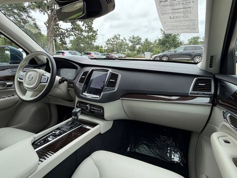 Used 2019 Volvo XC90 T5 Momentum w/ Protection Package Premier FWD image 14
