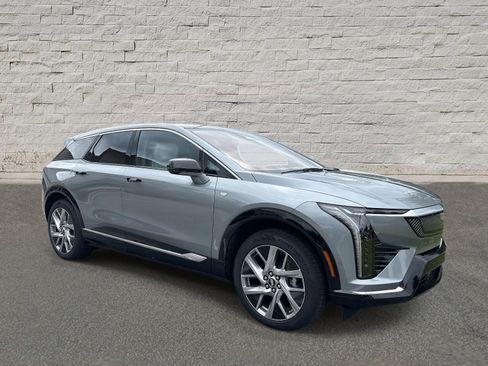 New 2025 Cadillac Optiq Luxury 1 image 3