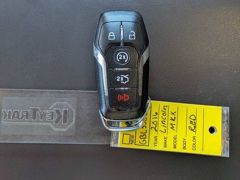 Used 2016 Lincoln MKX Reserve w/ Luxury Package image 34