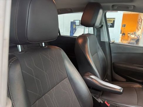 Used 2019 Chevrolet Trax LT w/ Sun & Sound Package AWD/4WD image 27