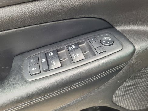 Used 2017 Jeep Grand Cherokee Laredo w/ Quick Order Package 2BE image 18