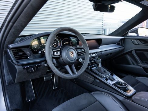 Certified 2024 Porsche 911 GT3 image 4