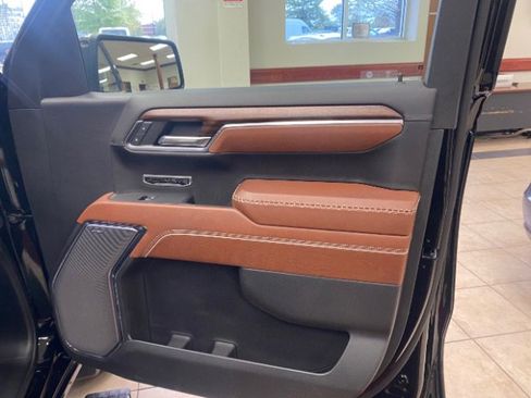 Used 2024 GMC Sierra 1500 Denali Ultimate image 11