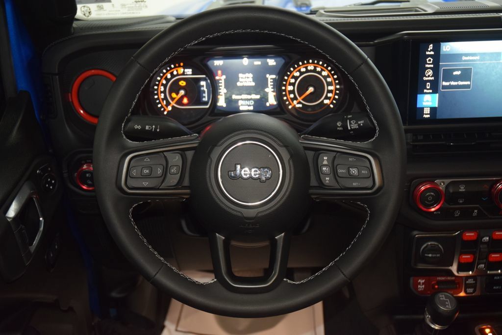 Used 2025 Jeep Gladiator Rubicon w/ Safety Group AWD/4WD image 40