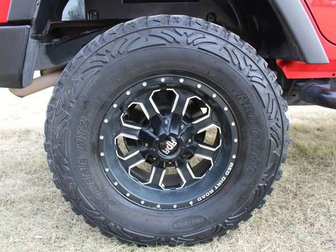 Used 2015 Jeep Wrangler Unlimited Sport w/ Connectivity Group image 28