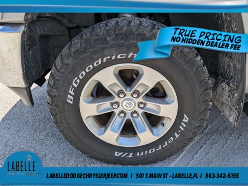 Used 2019 RAM 1500 Laramie AWD/4WD image 10