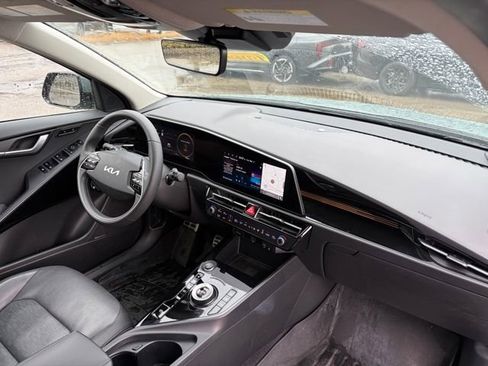 Certified 2023 Kia Niro Wave w/ Wave Preserve Package image 30