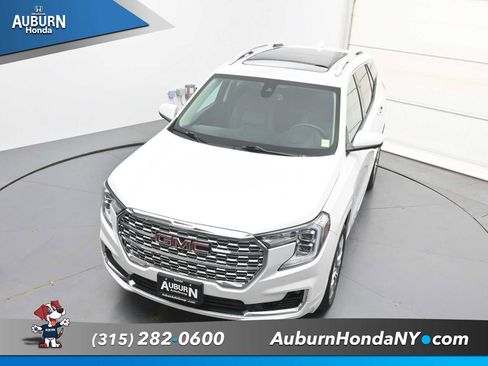 Used 2022 GMC Terrain Denali w/ Denali Premium Package AWD/4WD image 29
