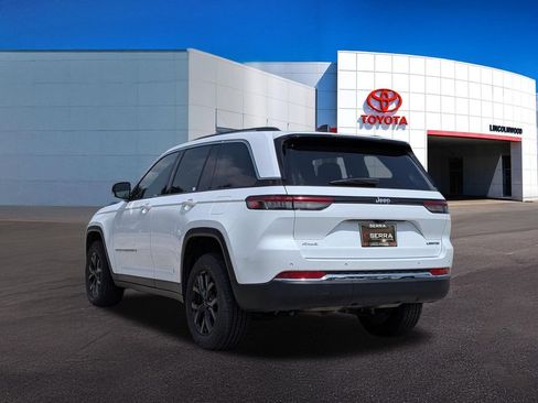 Used 2022 Jeep Grand Cherokee Limited AWD/4WD image 13
