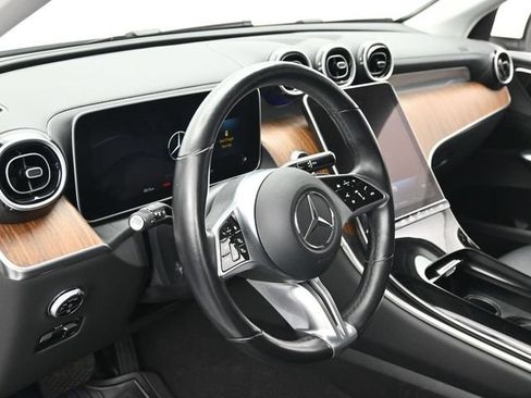 Used 2024 Mercedes-Benz GLC 300 image 17
