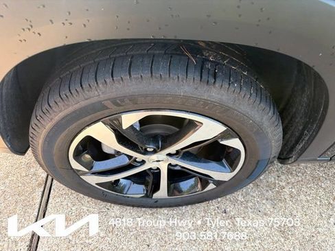 Used 2024 Chevrolet Trax RS FWD image 5