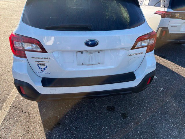 Used 2018 Subaru Outback 2.5i Limited AWD/4WD image 6