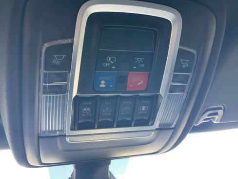 Used 2022 RAM 1500 Big Horn AWD/4WD image 24