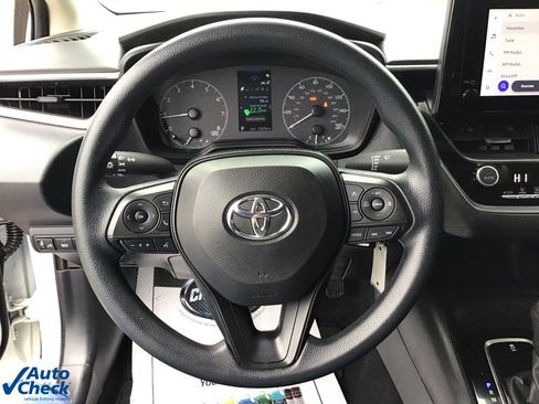 Used 2024 Toyota Corolla LE image 27