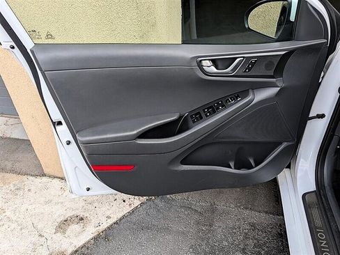 Used 2018 Hyundai Ioniq Limited FWD image 18