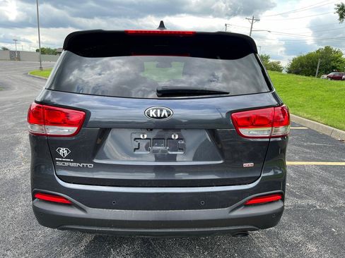 Used 2018 Kia Sorento AWD image 4