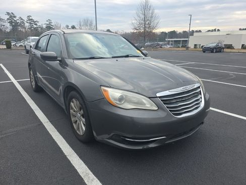 Used 2013 Chrysler 200 Touring image 11