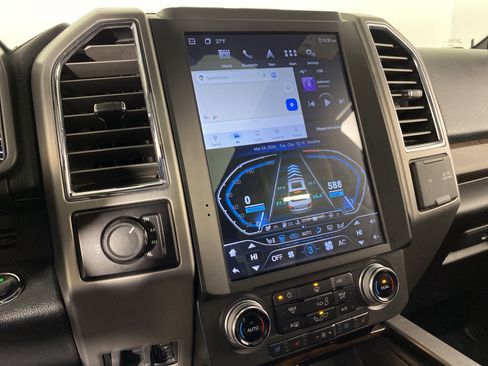 Used 2015 Ford F150 Platinum w/ Equipment Group 701A Luxury image 38