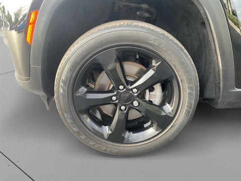 Used 2023 Jeep Grand Cherokee L Laredo RWD image 29