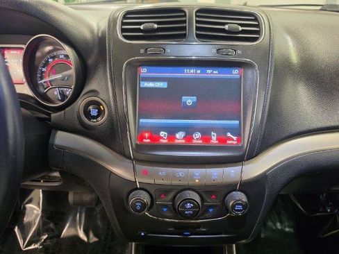 Used 2018 Dodge Journey Crossroad FWD image 13
