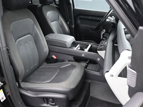 Used 2021 Land Rover Defender 110 SE image 10